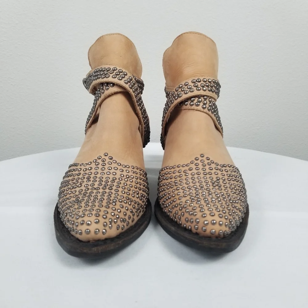 Jeffrey Campbell Free People Western Studded Dodge Tan Rockabilly Ankle Boots 9 - Picture 3 of 16